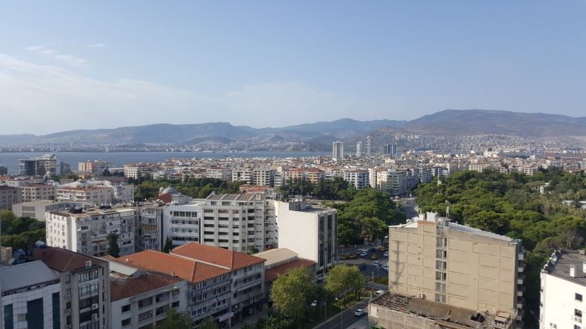İzmir'de konut satışları % 6,5 oranında arttı