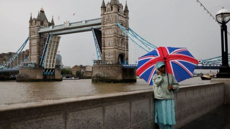 Tower Bridge in London, suspended in mid-air, reopens after 12 hours