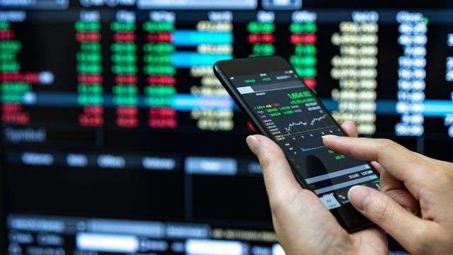 Sales-oriented course continues in global markets