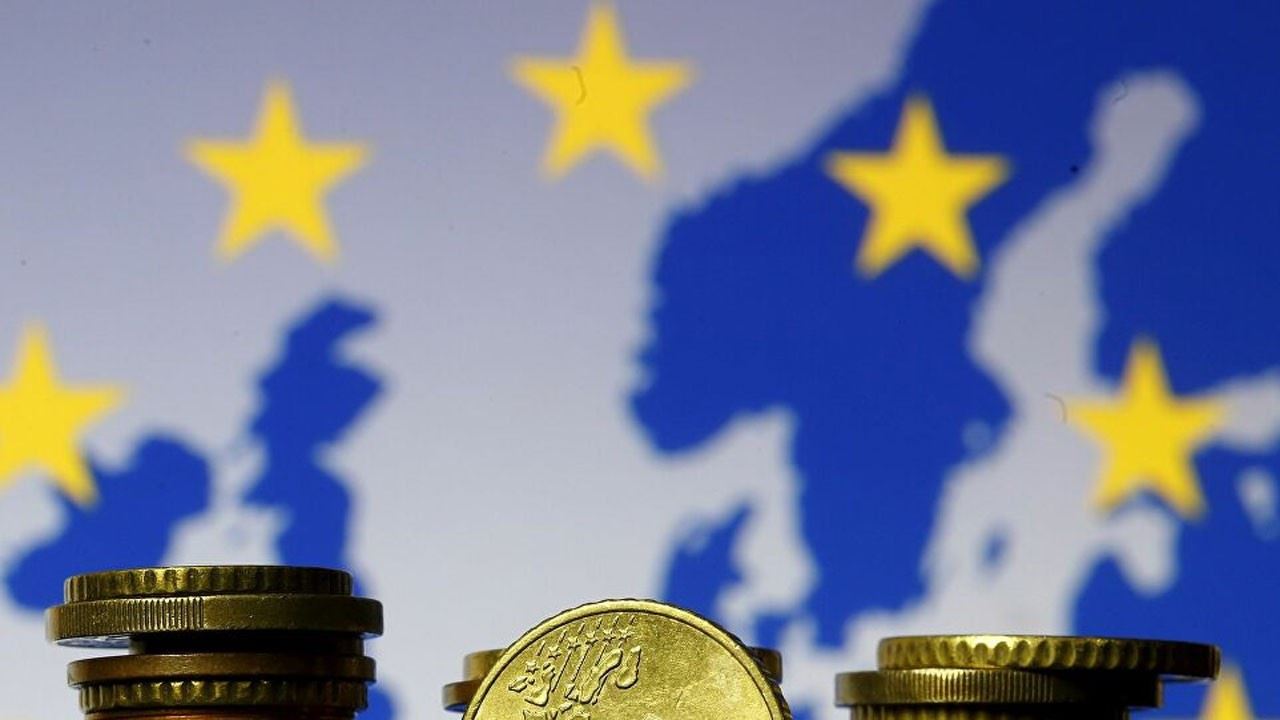 Eurozone business activity grows despite slowdown