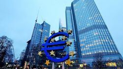 ECB's 'uncertainty' warning on economic outlook