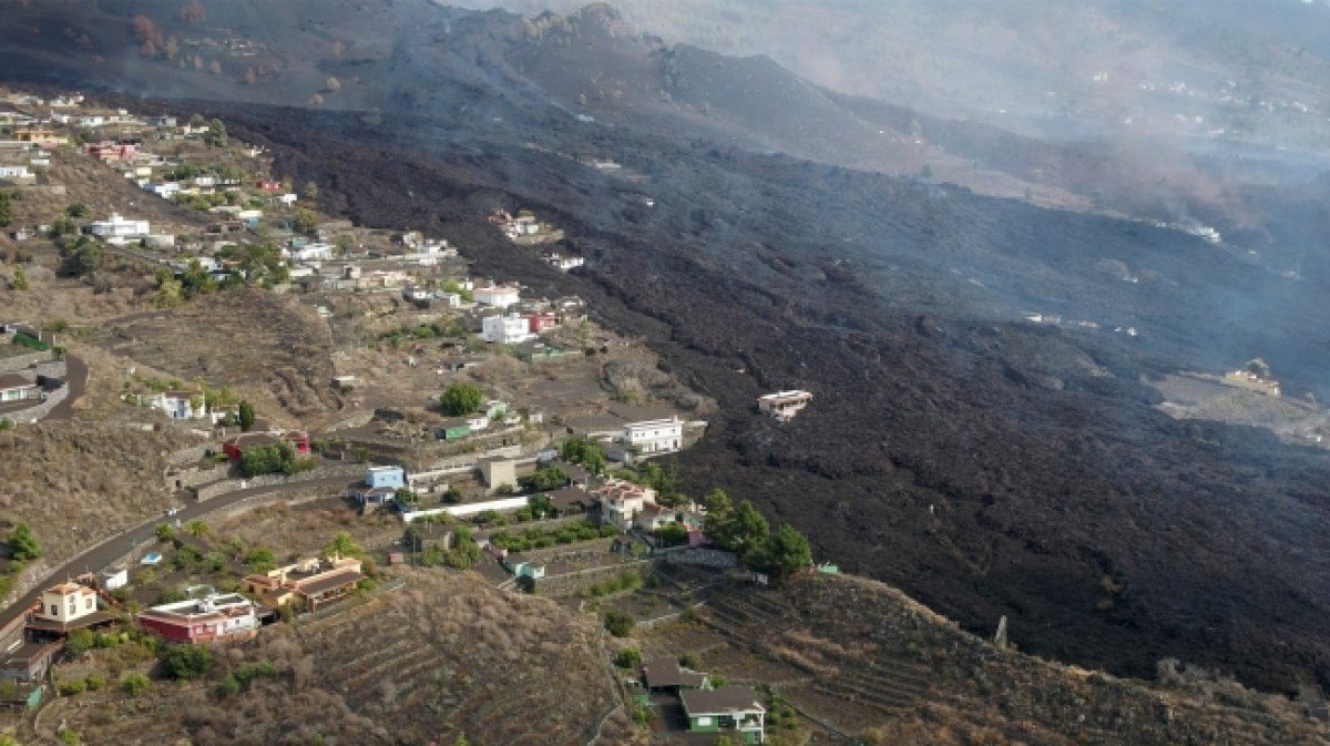 Volcano in Spain lowers air quality