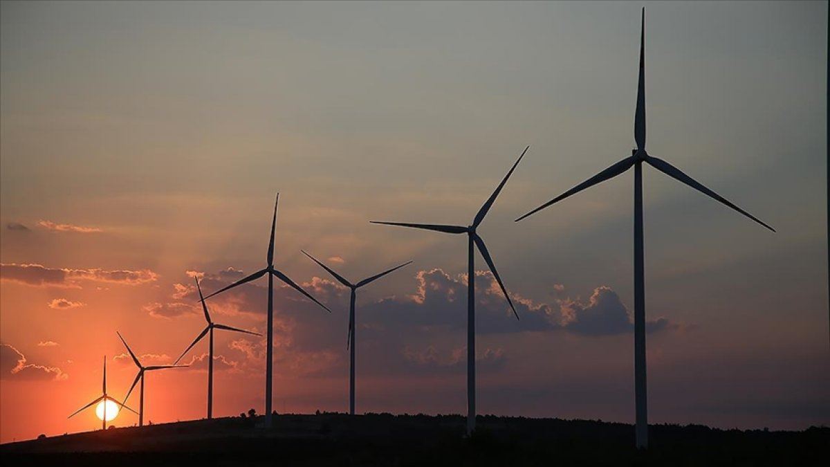 Türkiye'nin rüzgar enerjisi kurulu gücü 10 bin 585 megavat oldu