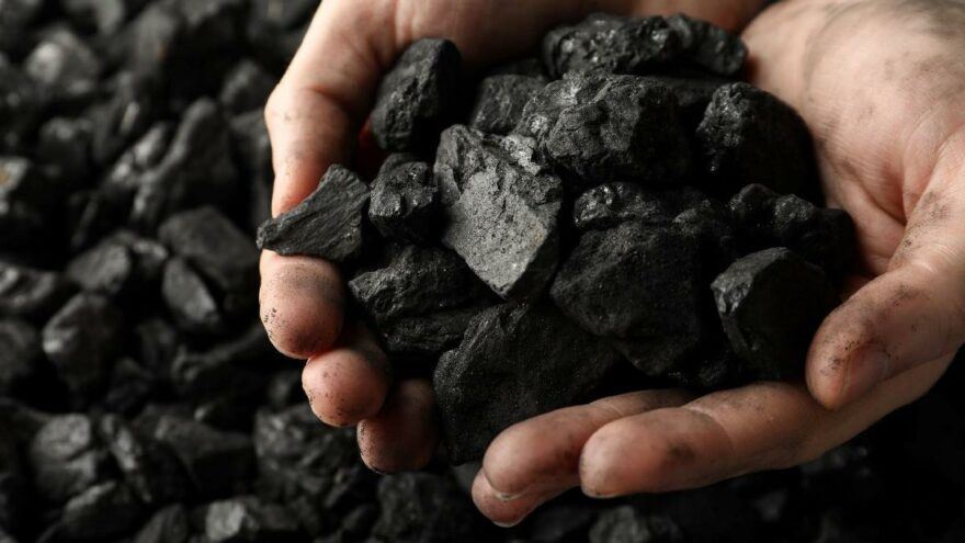China's daily coal production exceeds 12 million tons, breaking record