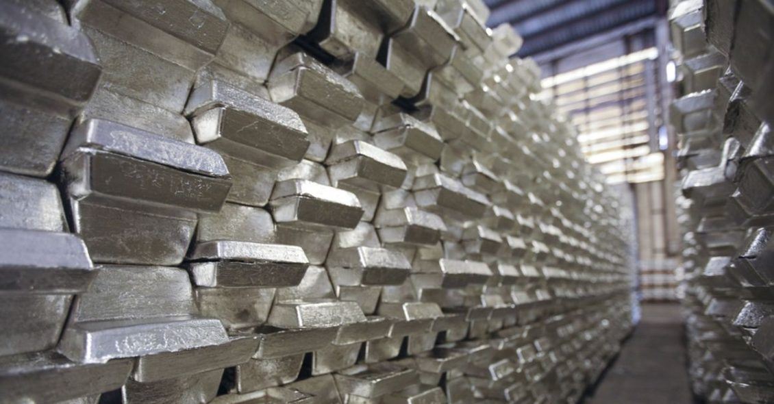 Baz metaller talep endişeleri ile düşüşünü sürdürdü