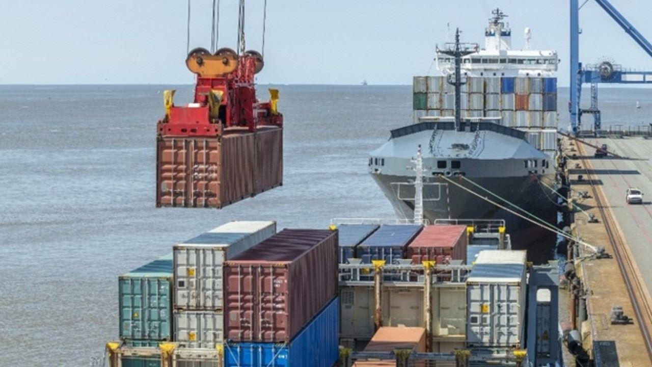 Limanlarda elleçlenen konteyner ve yük miktarı kasımda arttı