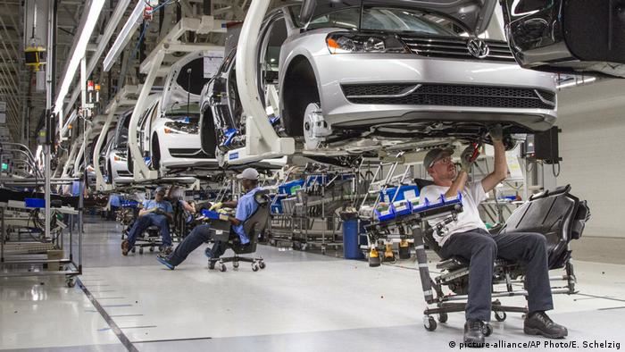 Alman VW Grubu'nun Çin’deki satışları çip kıtlığı nedeniyle yüzde 14 düştü