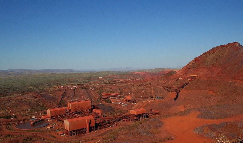 Contracts underway for iron ore project in Western Australia