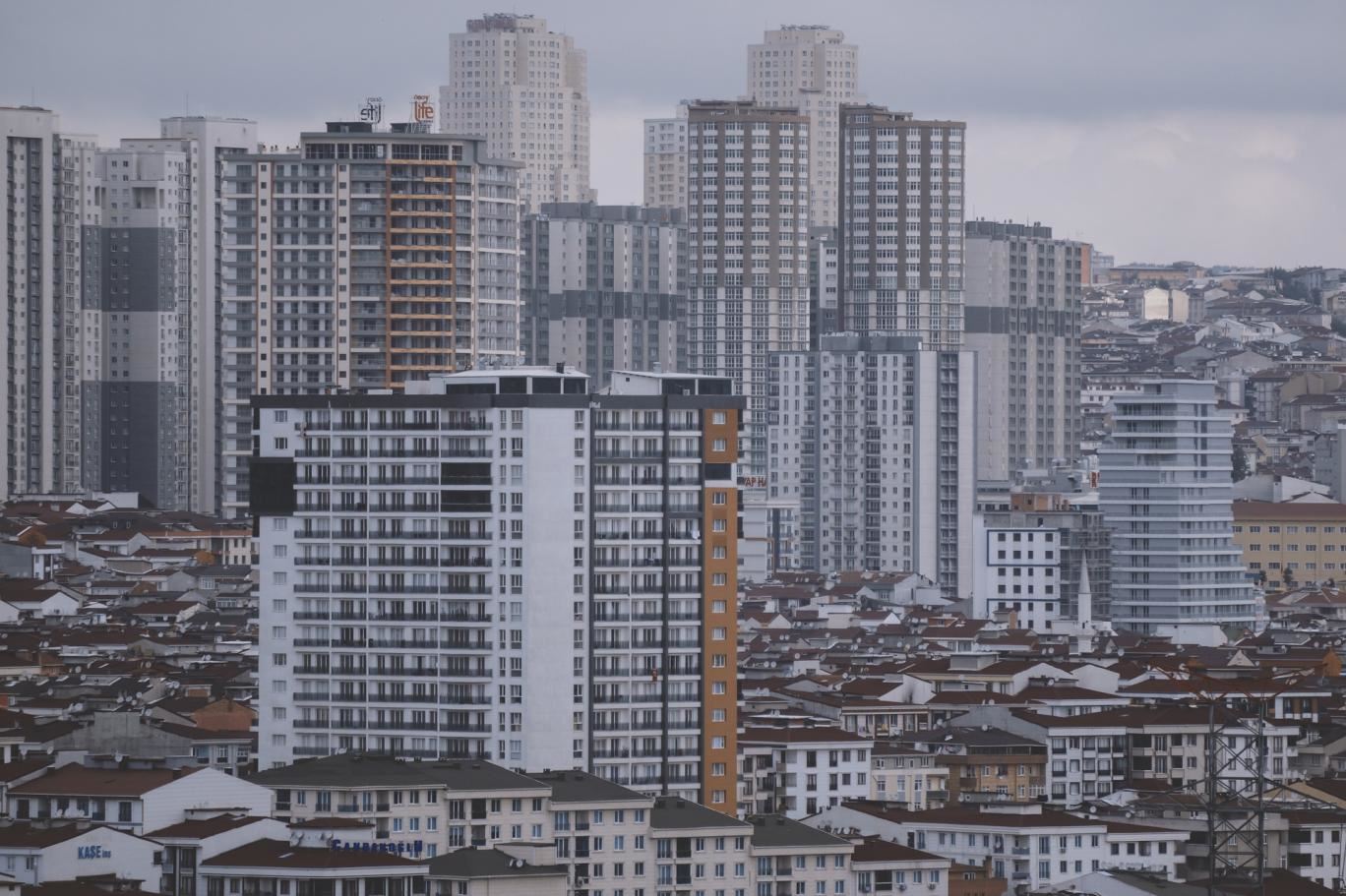 Konut fiyatlarındaki dalgalı seyrin birkaç ay içinde durulması bekleniyor