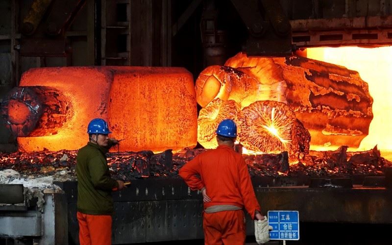 Global crude steel production fell 6.1 percent in January