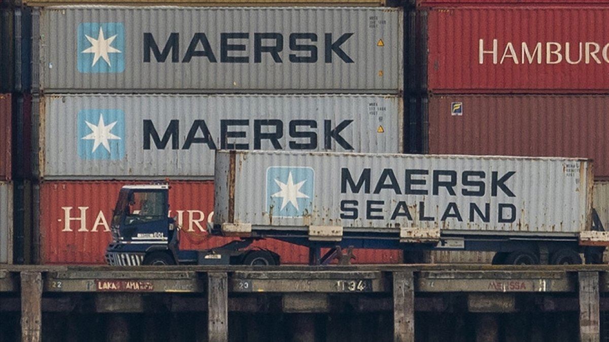 Maersk suspends services to Russia