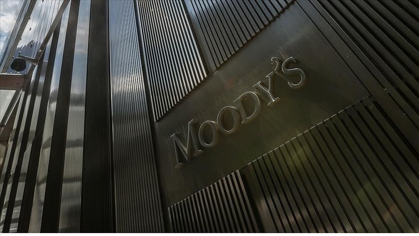 Moody's downgrades Russia's credit rating