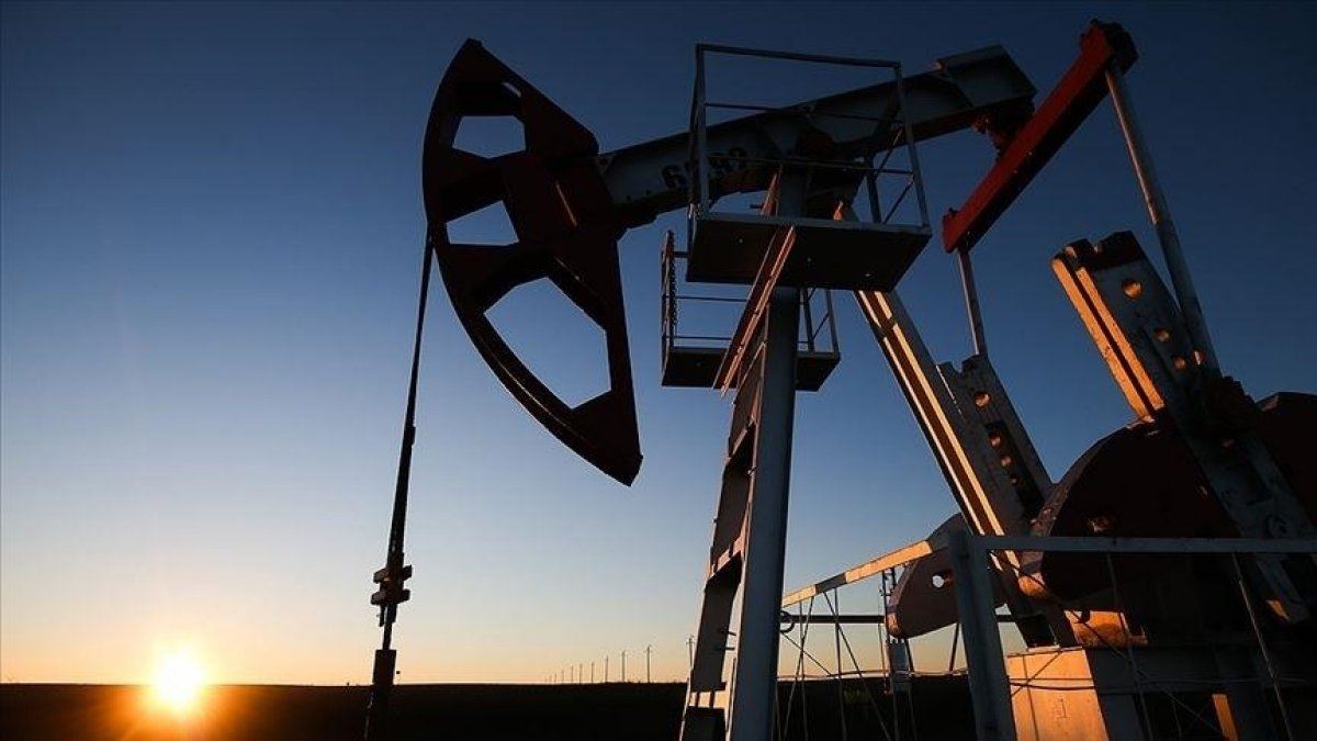 Uluslararası ham petrol fiyatları, Rusya-Ukrayna savaşının belirsiz beklentileri üzerine yükseldi