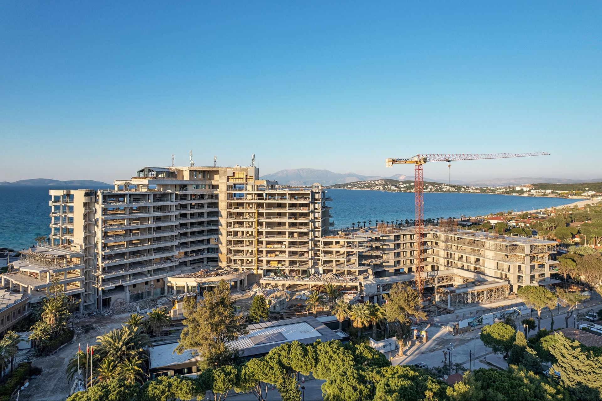 Swissotel Residences Çeşme’nin kaba inşaatı tamamlandı