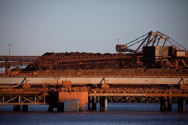 Iron ore futures decline in Singapore