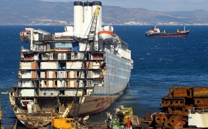 Gemi söküm hurda fiyatları hızla düşüyor