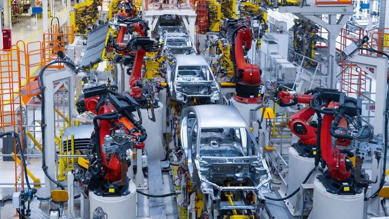 Çin'in otomobil satışlarını vergi sonrası indirimleri toparladı