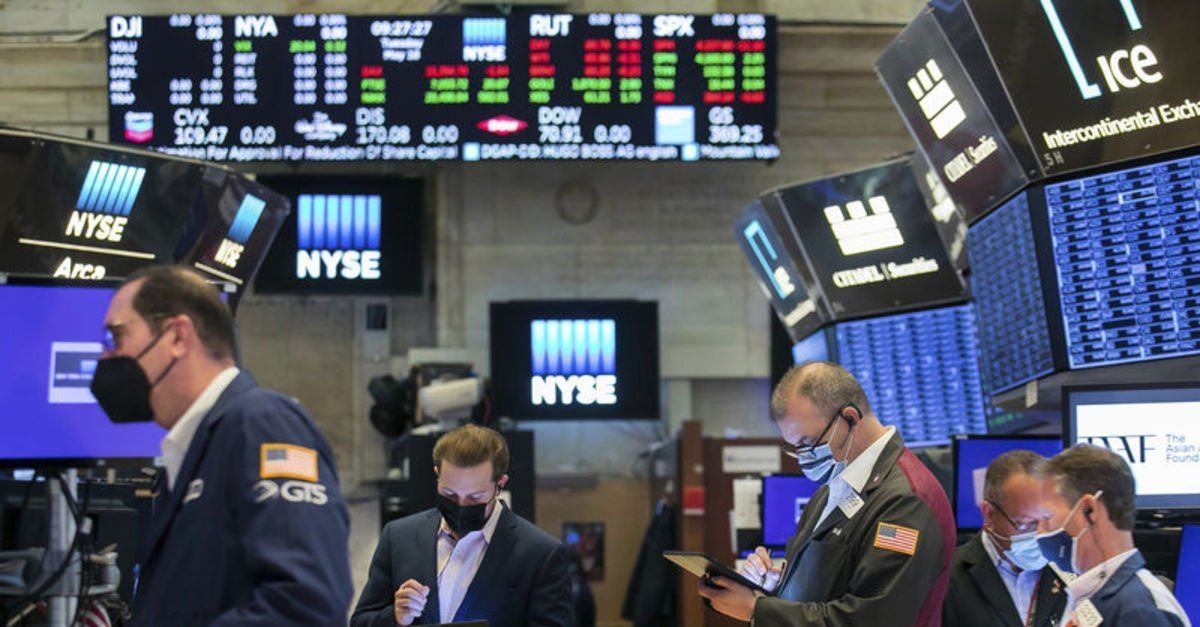 Global markets fluctuate on recession prospects