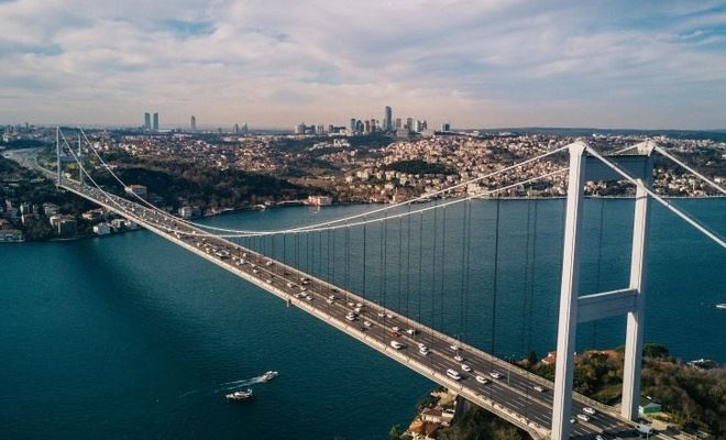 Türkiye boğaz geçiş ücretine zam yaptı