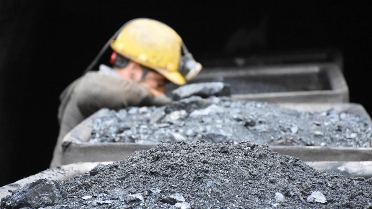 Katı yakıtlarda en fazla üretim ve teslimat linyitte yapıldı