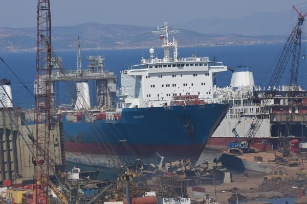 Shipbreaking scrap prices on the decline