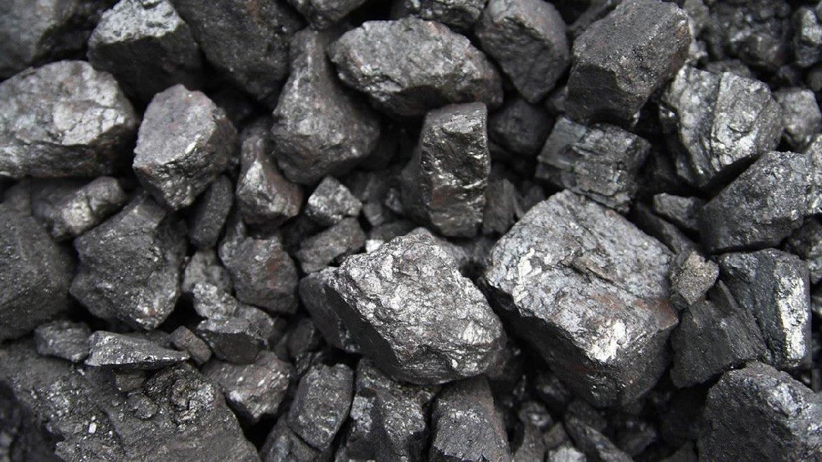 China's iron ore price index rises