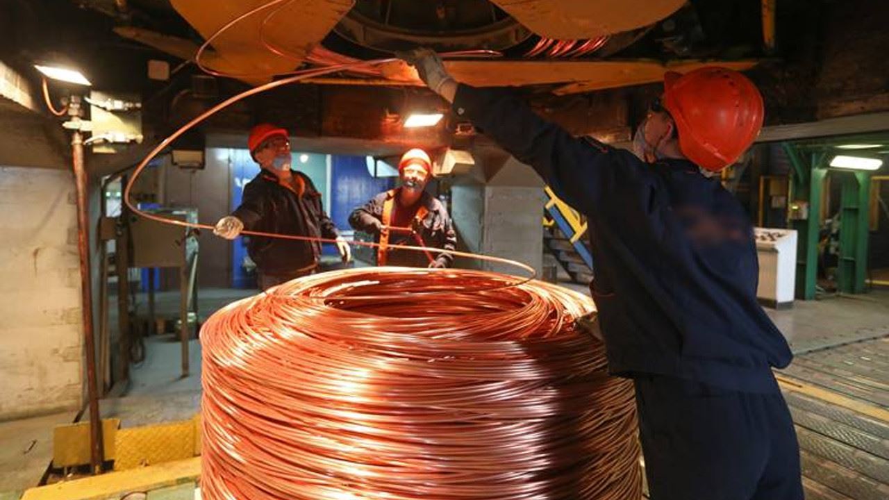 LME bakır fiyatı bir zirveye daha ulaştı