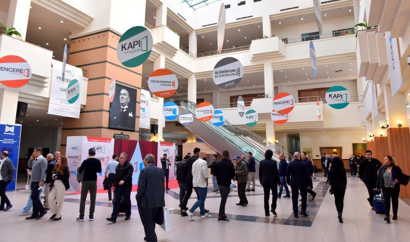 An influx of visitors from abroad to the Eurasia Window, Door and Glass Fairs 