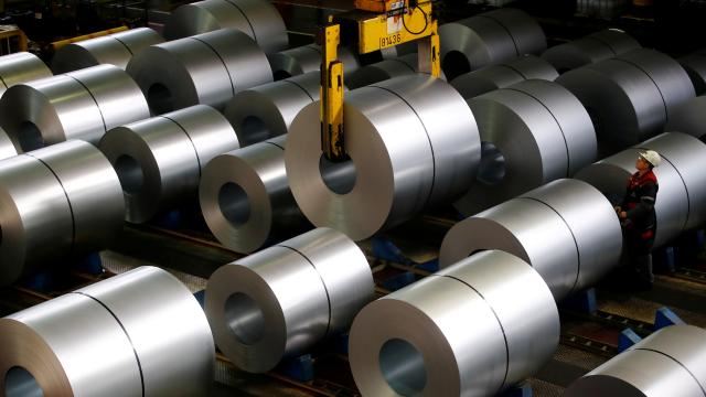 China's daily average crude steel output increased