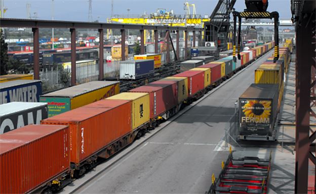 Italy hands over blockade of Ukraine's steel port exports