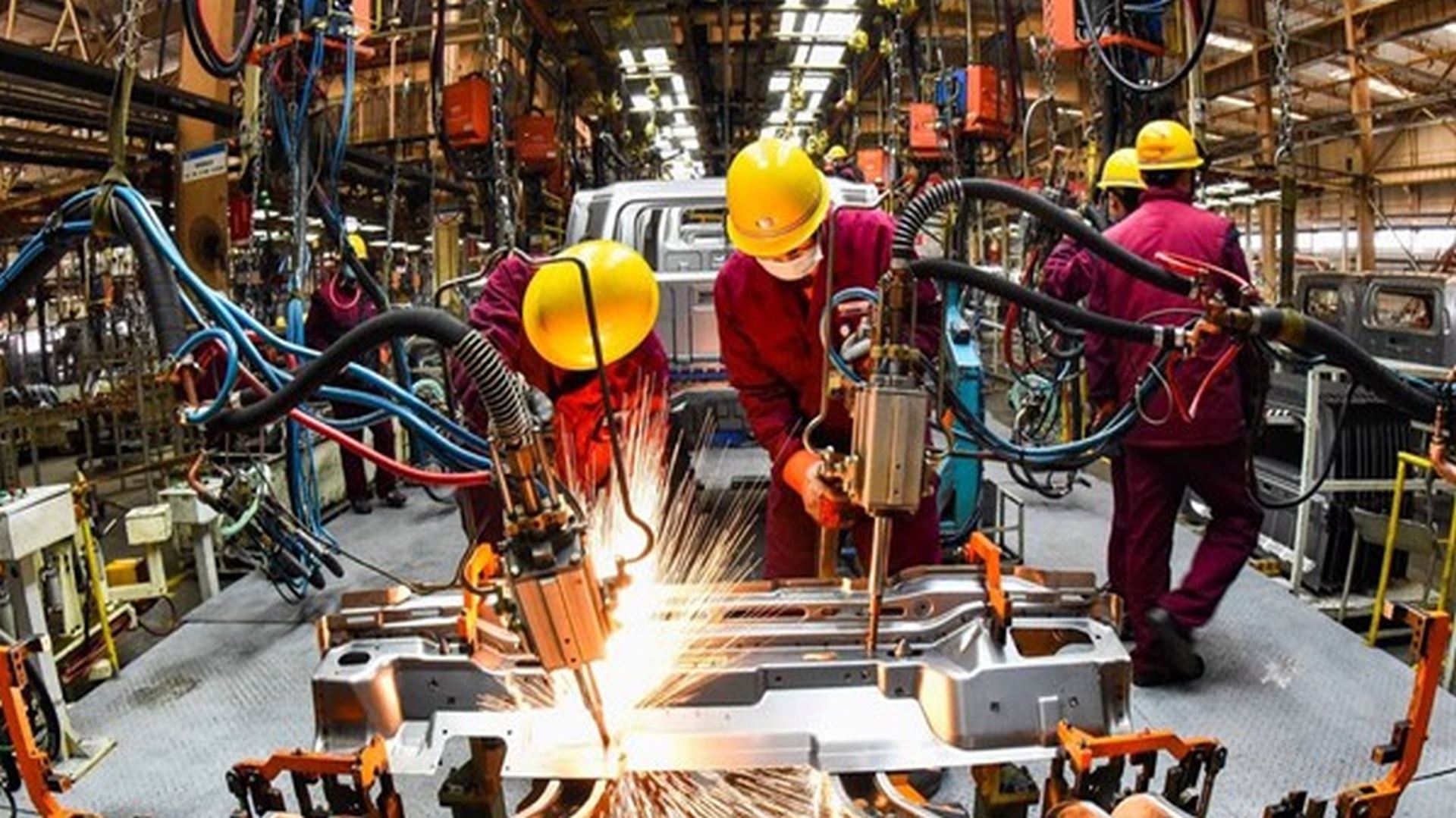 China's industrial companies started this year with low profits