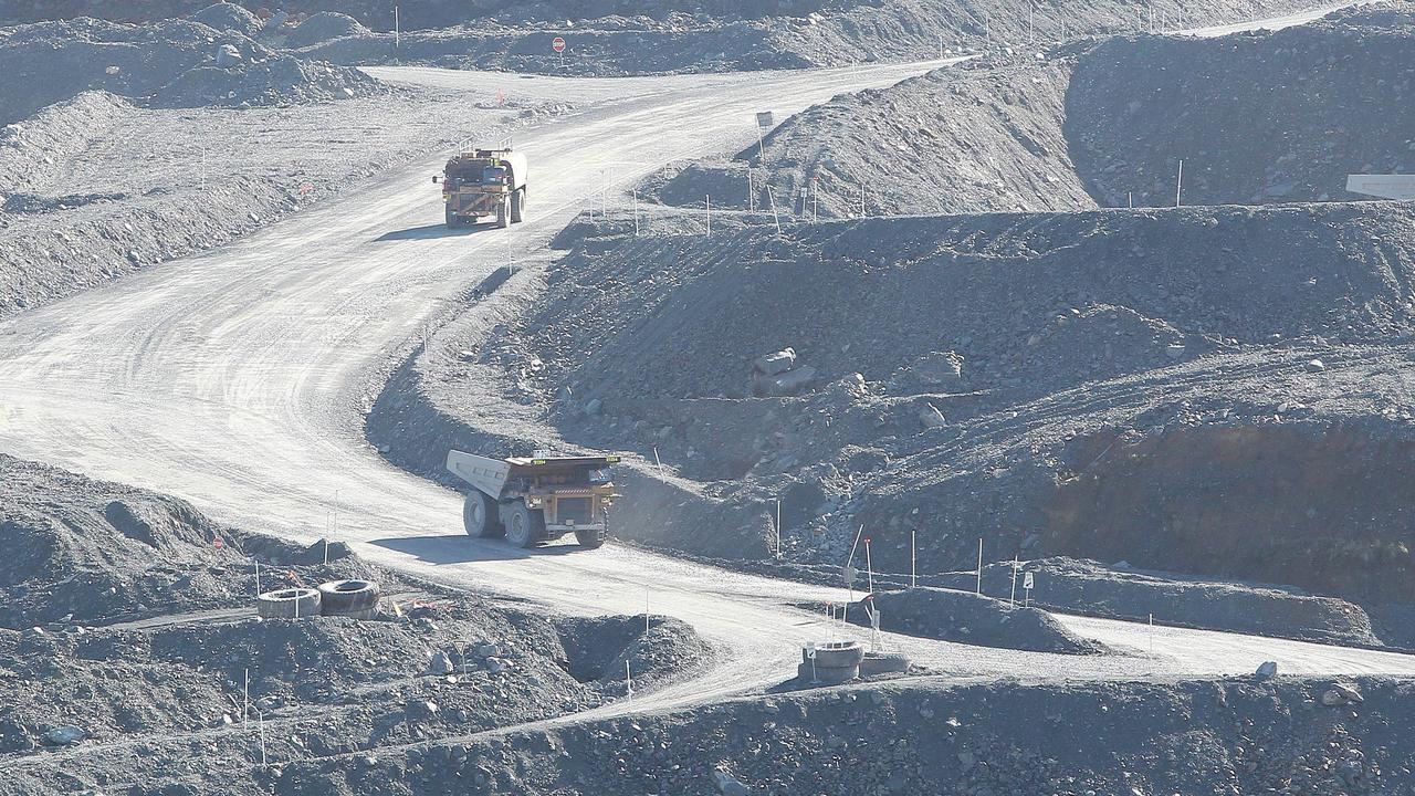 Avustralya'nın Port Latta demir cevheri fabrikasında çalışan işçiler greve başladı