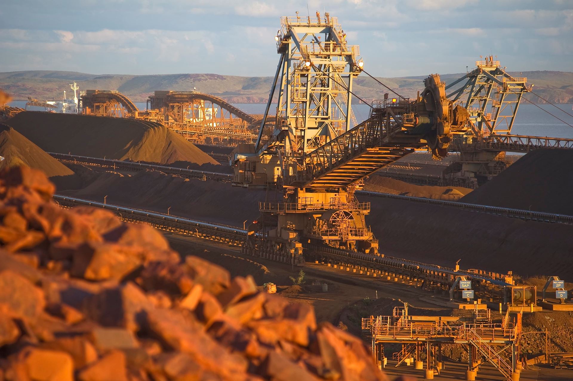 Rio Tinto iron ore output rises in Q2