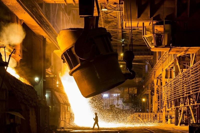 İran'ın çelik endüstrisi, olumsuzlukların ortasında etkileyici bir büyüme gösteriyor