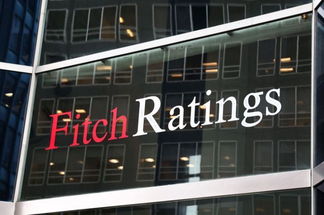 Fitch, ABD'nin uzun vadeli kredi notunu düşürdü