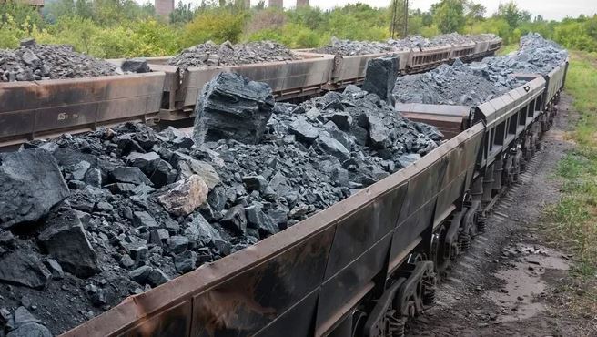China's iron ore hits three-week high