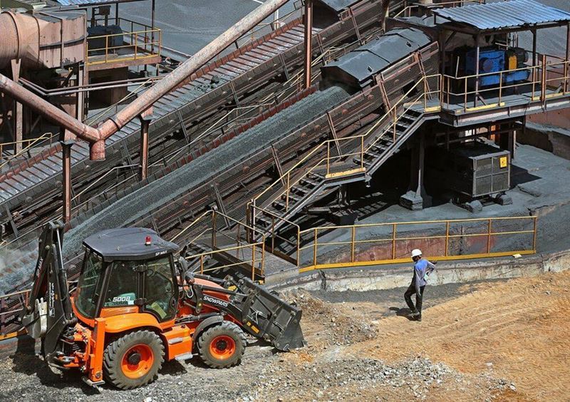 İran çelik ve madencilik projelerini ilerletiyor
