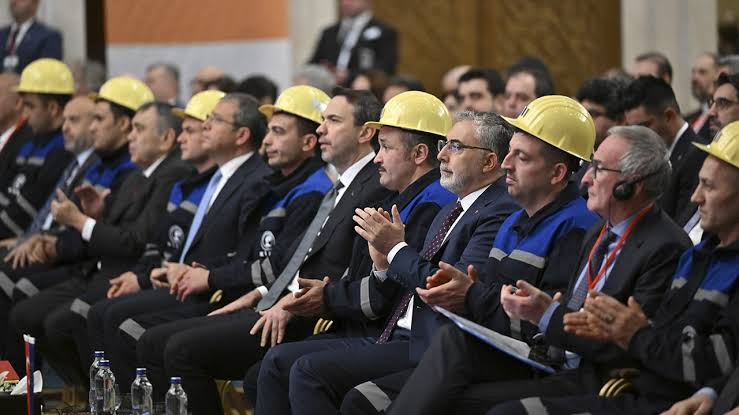 "Yeni hedefimiz Türkiye'yi net maden ihracatçısı yapmak"