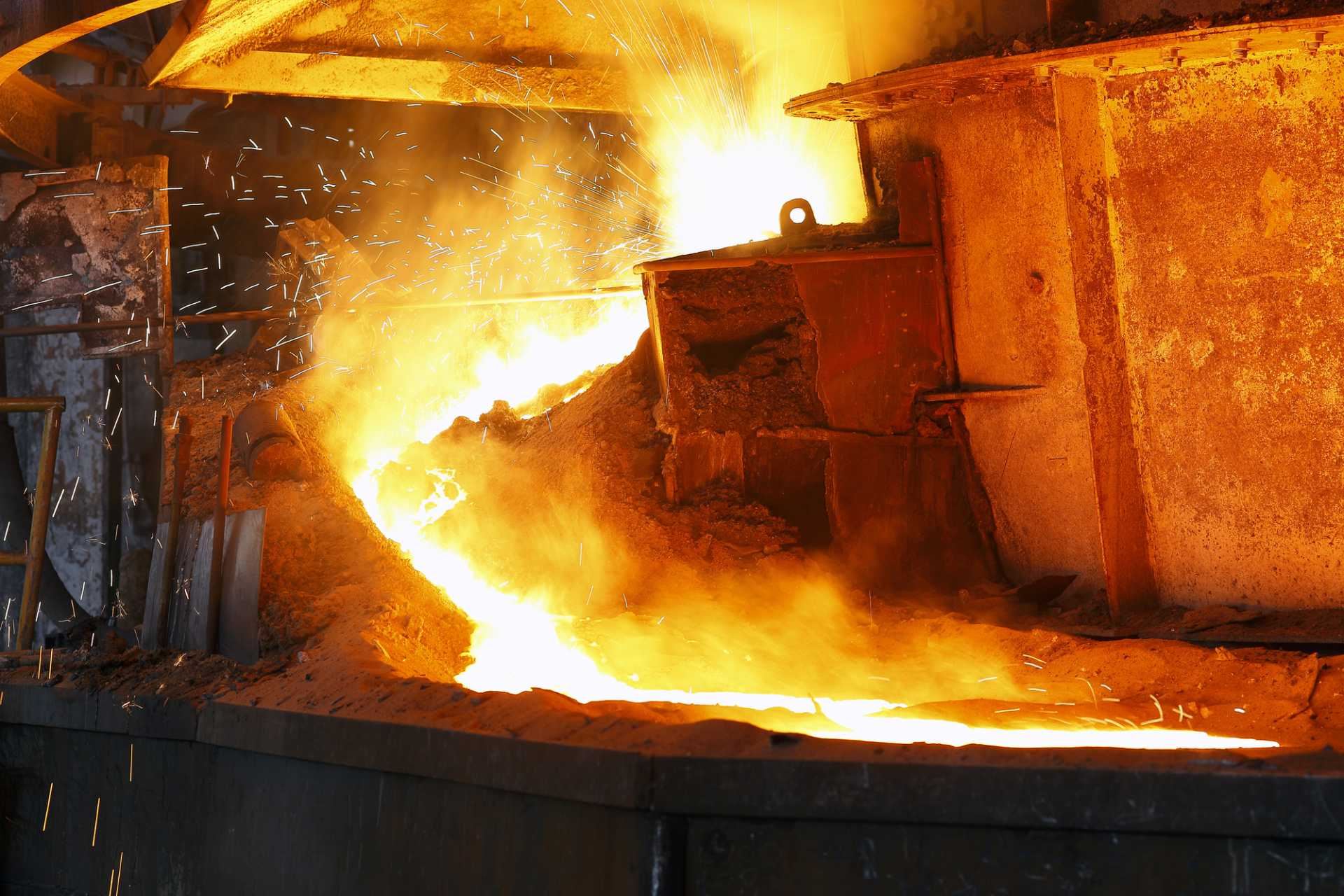 UK steel industry faces high electricity costs