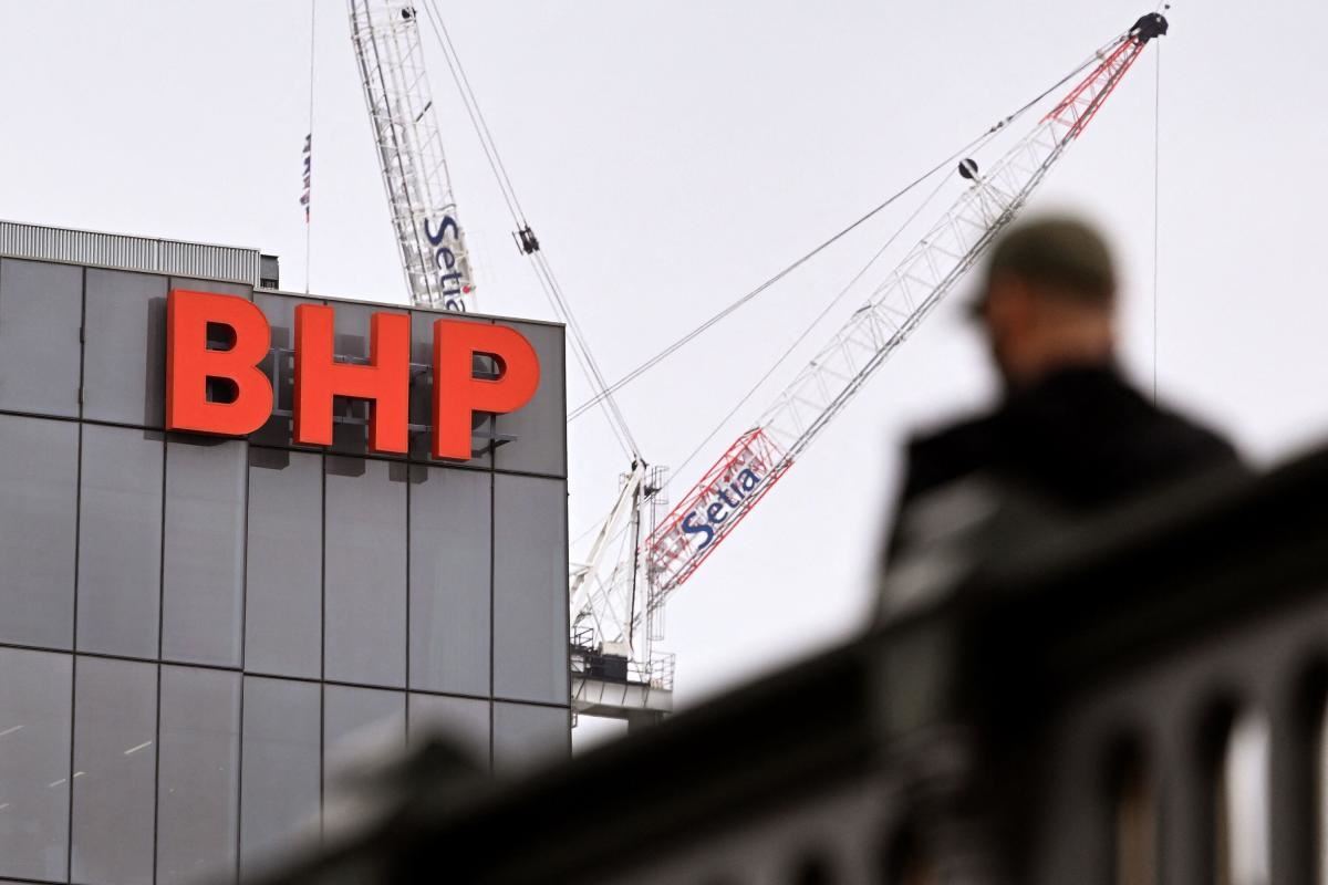 BHP shares dip amidst strike threats in Queensland mines