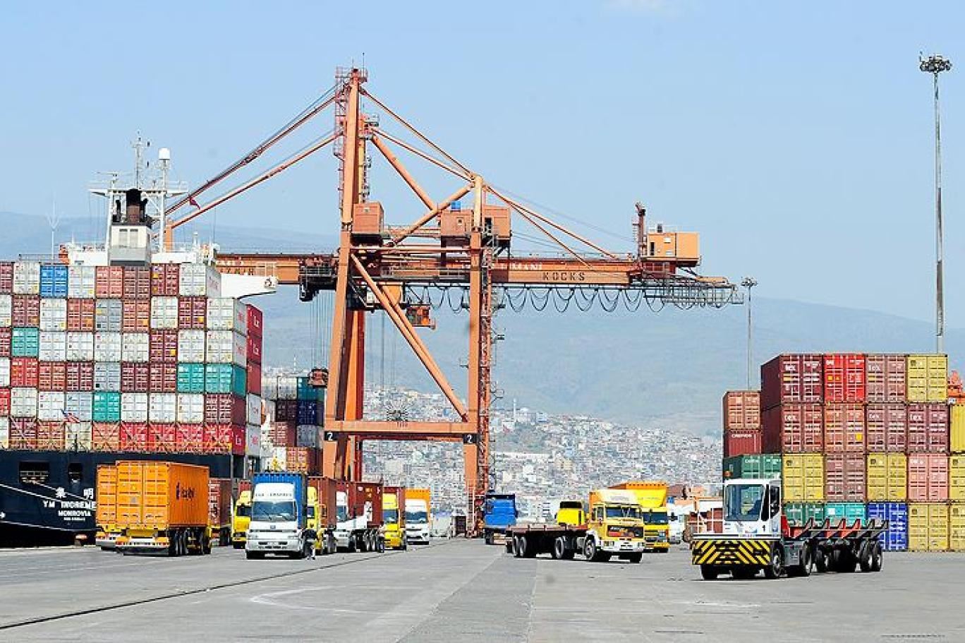 Türkiye'nin dış ticaret açığı kasımda azaldı 