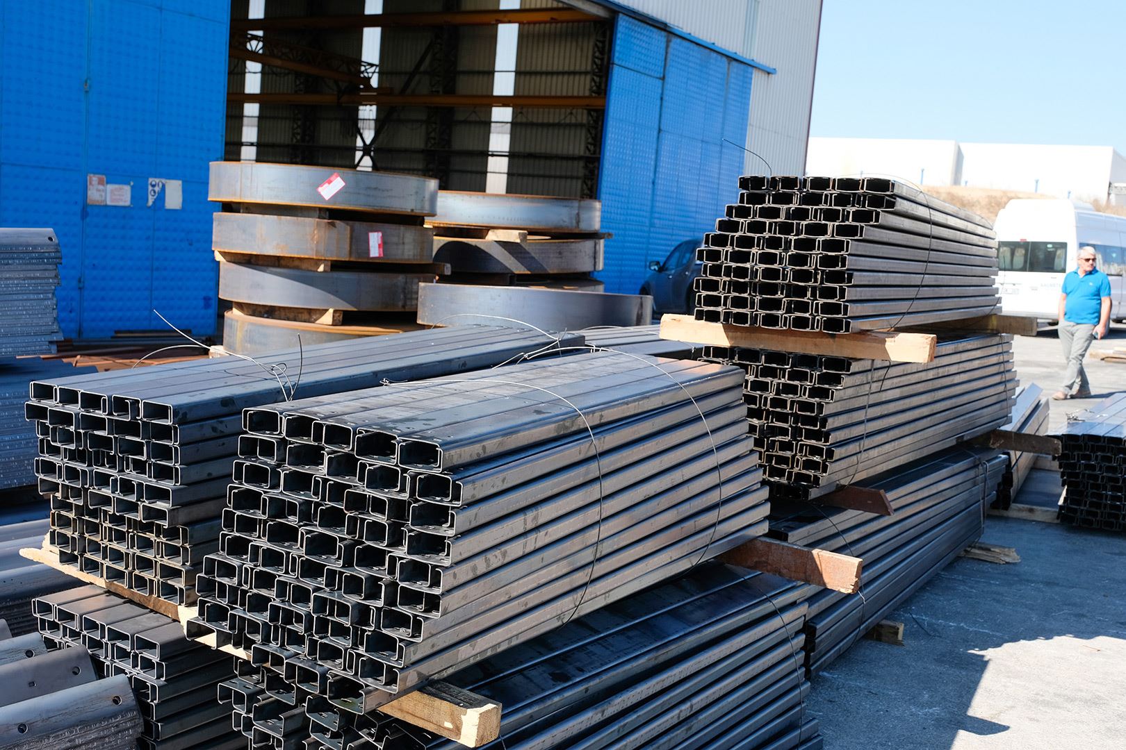 Çin'de çelik stokları arttı