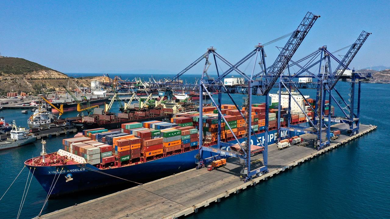 2023'te Çin limanlarında taşınan kargo ve konteyner hacmi yükseliş kaydetti
