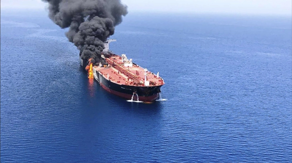 Yunanistan'a ait gemi Kızıldeniz'de füze saldırısına uğradı
