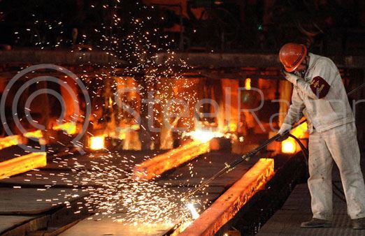 Küresel daralmaya rağmen demir çelik sektörü 2024'den umutlu