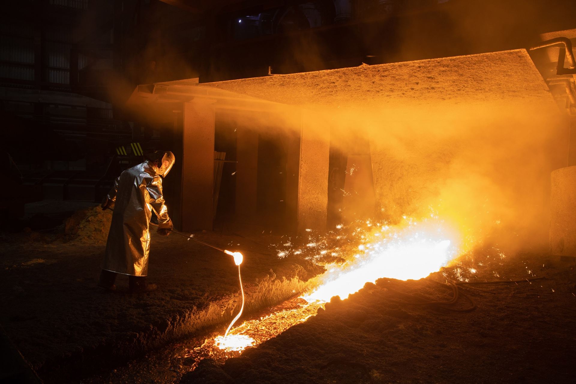 Daily crude steel production of CISA's member mills in China decreased 