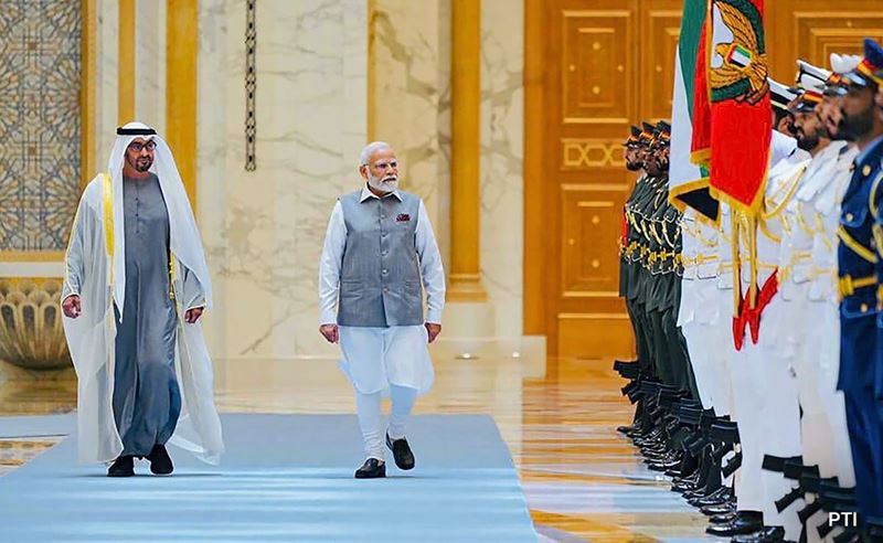 BAE Başkanı ve Hindistan Başbakanı stratejik ortaklıkları görüştü