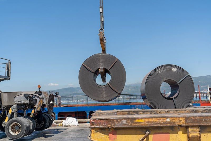 Japan considers action on Chinese steel imports