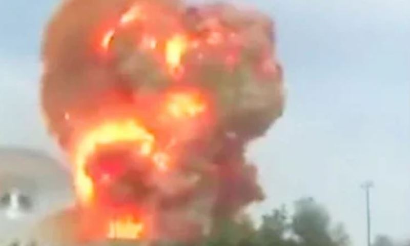 Powerful explosion at Iranian commercial port: at least 25 dead, 800 injured