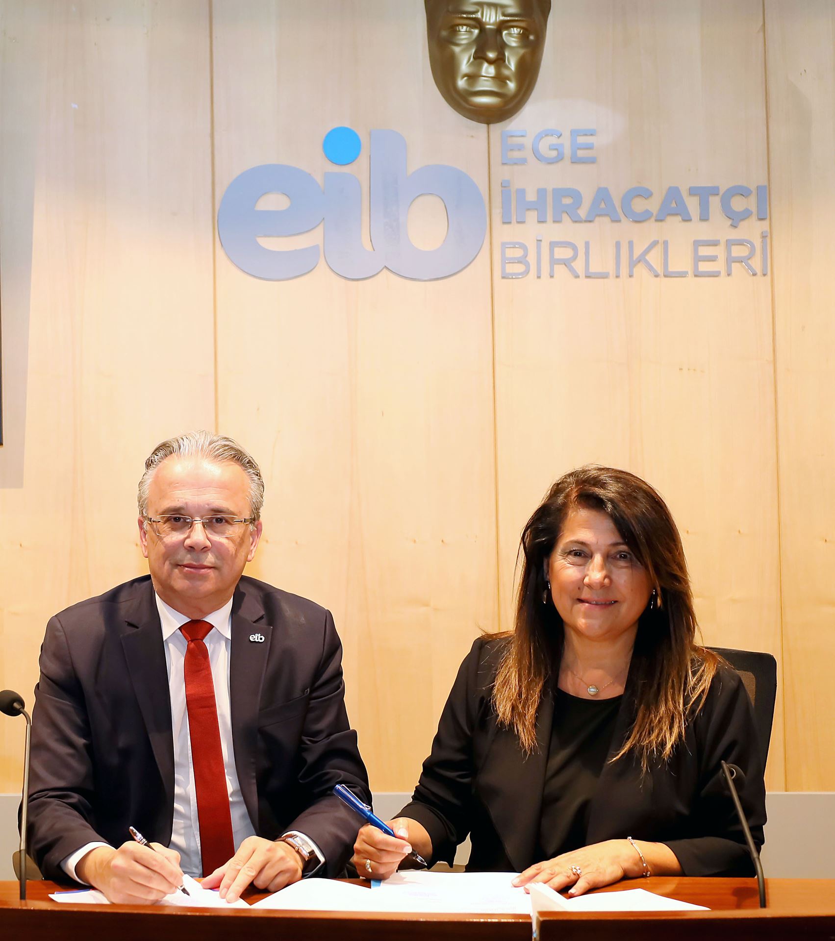 EİB ve EGEKOBİDER'den KOBİ’leri ihracatçı yapacak dev iş birliği